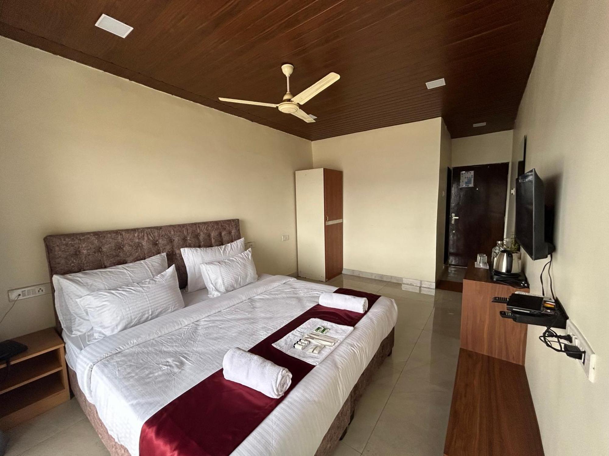 Trattino Resorts 潘奇加尼 外观 照片