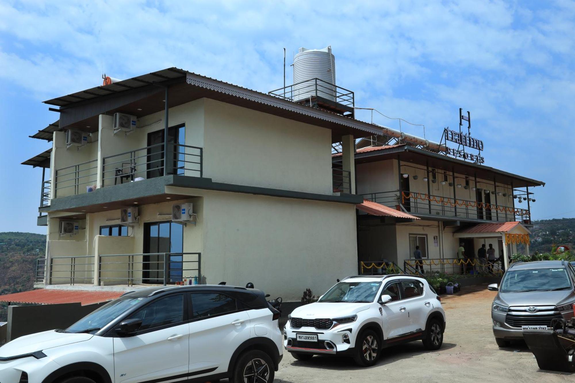 Trattino Resorts 潘奇加尼 外观 照片